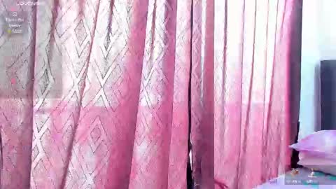 Snapshot of dulce_acosta chatting on February 19, 4:33 pm Dulce online show from February 19, 4:33 pm