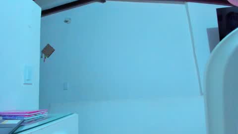 Snapshot of dulce_acosta chatting on March 4, 3:37 pm Dulce online show from March 4, 3:37 pm