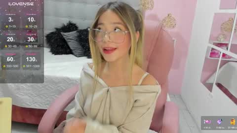 Snapshot of dulce_powl chatting on September 22, 7:40 pm Dulce  online show from September 22, 7:40 pm