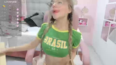 Snapshot of dulce_powl chatting on September 24, 8:04 pm Dulce  online show from September 24, 8:04 pm