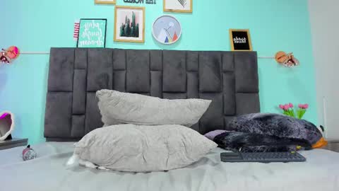 DULCE AURORA online show from March 4, 5:53 am