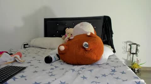 Dulce online show from May 15, 2:42 am