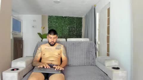 Jlozada05 online show from November 13, 7:00 am