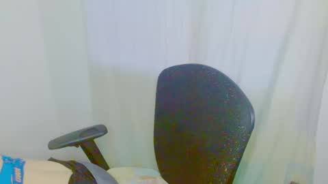 Snapshot of dulcetentacion__ chatting on October 11, 10:35 pm Juliana and online show from October 11, 10:35 pm