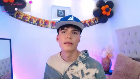 Dulcey online show from October 21, 6:18 am