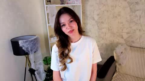 Lanna online show from November 3, 4:08 pm