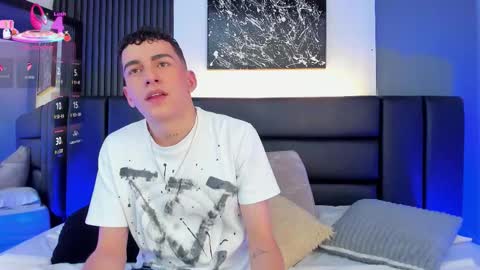 Thomas and Noah online show from November 25, 7:56 pm