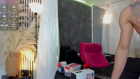 Snapshot of duriel_ chatting on February 6, 12:04 pm Duriel online show from February 6, 12:04 pm