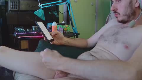 Snapshot of dustiestninja chatting on October 10, 1:44 am dustiestninja online show from October 10, 1:44 am