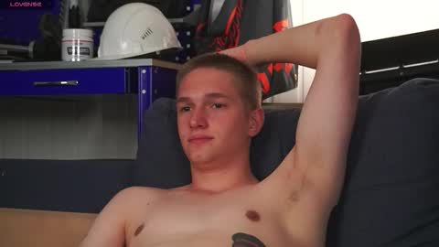 Dustyn online show from September 28, 1:20 pm