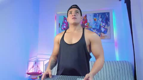dwayne_esteven10 online show from May 14, 11:14 pm