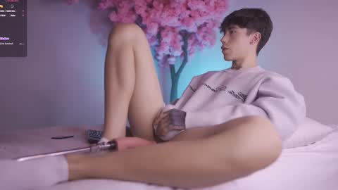 Snapshot of dwayne_xx chatting on February 19, 7:16 pm Dwayne xx online show from February 19, 7:16 pm