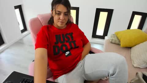 Snapshot of dyanakaylin chatting on October 13, 7:43 am dayana online show from October 13, 7:43 am