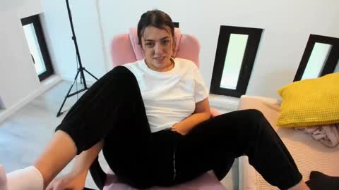 Snapshot of dyanakaylin chatting on October 18, 5:44 am dayana online show from October 18, 5:44 am