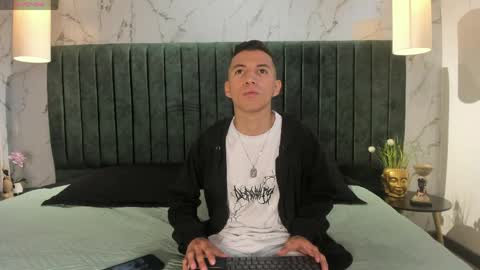 Dylan  online show from April 7, 11:45 am