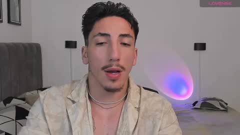 Bryan model independient online show from February 17, 2:09 am