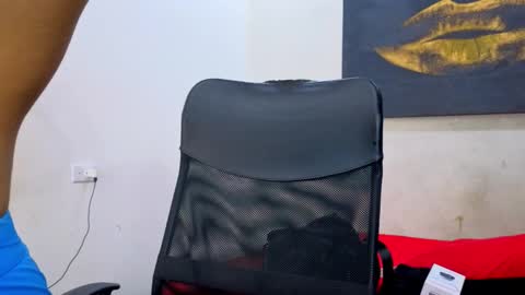 dylanguss online show from September 28, 11:52 am