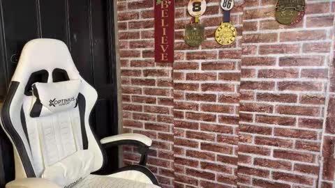 Dylangusss online show from February 25, 7:45 am