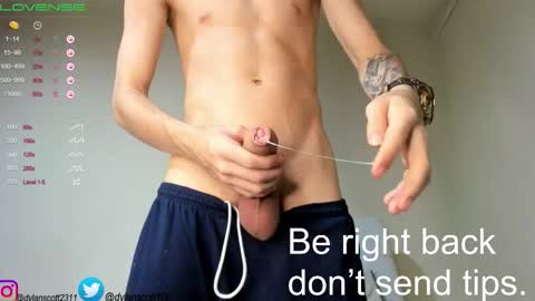 dylanscott_106 online show from December 4, 9:58 pm