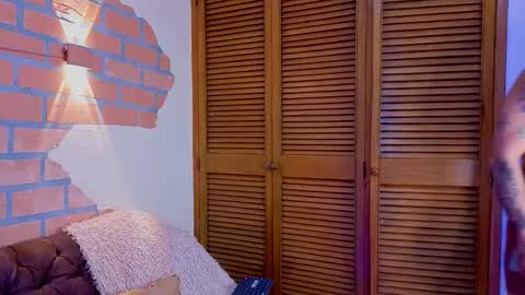 D Y L A N online show from March 15, 4:06 am