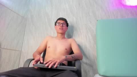 dylanxscot online show from May 27, 11:51 am