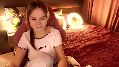Snapshot of dyna_bae chatting on September 23, 1:54 am Dyna online show from September 23, 1:54 am
