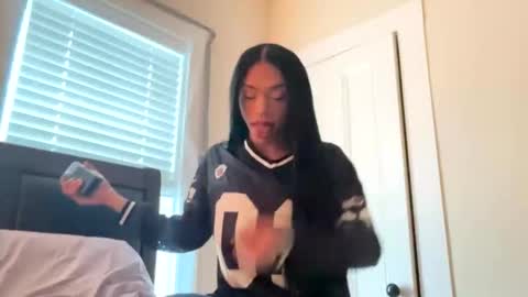 Dynasty online show from January 6, 8:02 pm