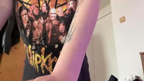 Maya online show from April 13, 2:54 pm