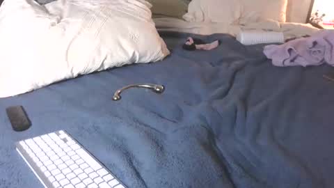 Snapshot of easybreeze69 chatting on October 18, 10:52 am easybreezy69 online show from October 18, 10:52 am