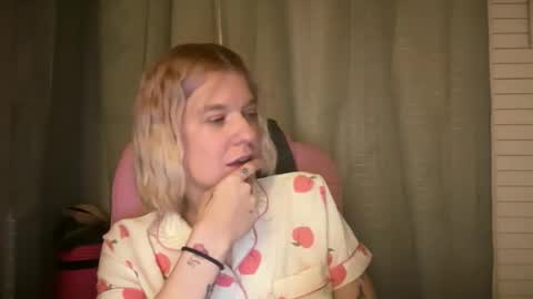 americnbarbie online show from February 13, 3:32 am