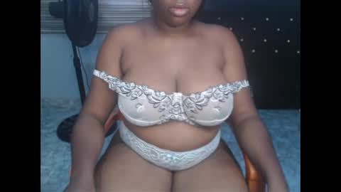 Snapshot of ebony_dripqueen chatting on October 8, 7:25 am Jessy online show from October 8, 7:25 am