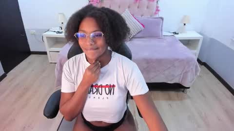 Snapshot of ebony_fantasy2 chatting on October 10, 12:11 pm ebony_fantasy2 online show from October 10, 12:11 pm