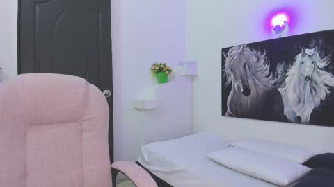 ebony_katterin online show from February 22, 10:09 pm