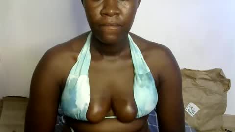 ebony_lynne online show from April 9, 12:47 am