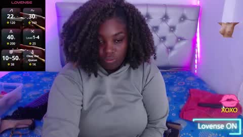 Snapshot of ebony_neighbormoans chatting on October 8, 3:13 am LINA online show from October 8, 3:13 am