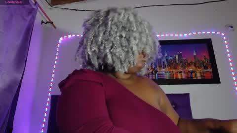 LINA  online show from May 6, 3:23 am