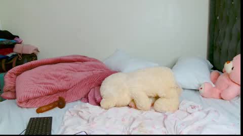 Snapshot of ebony_petitebody1 chatting on October 5, 8:12 am ebony_petitebody1 online show from October 5, 8:12 am