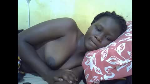 ebony_vanillah online show from February 27, 11:14 am