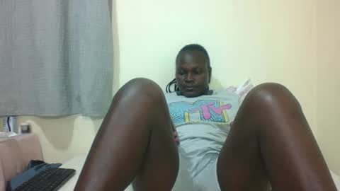 Snapshot of ebonyblack28 chatting on September 15, 7:04 pm MELVINE online show from September 15, 7:04 pm