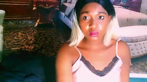 Tamia online show from February 10, 9:04 pm