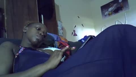 ebonykiki online show from April 11, 7:45 am