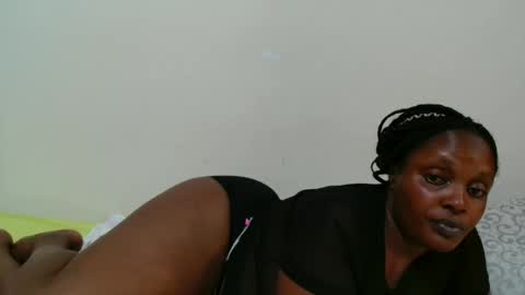 Snapshot of ebonykiran chatting on October 25, 8:09 pm ebonykiran online show from October 25, 8:09 pm