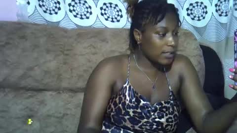 pretty online show from March 25, 6:03 pm