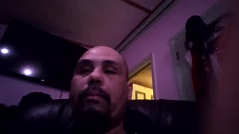 eddieb0745 online show from April 19, 7:09 am