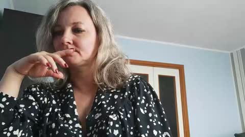 edithmanning online show from February 24, 8:28 am