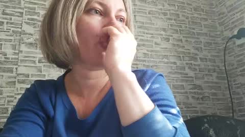 edithmanning online show from February 19, 6:44 am