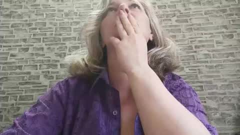 edithmanning online show from September 23, 5:34 am