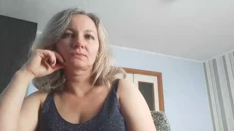 edithmanning online show from February 14, 8:17 am