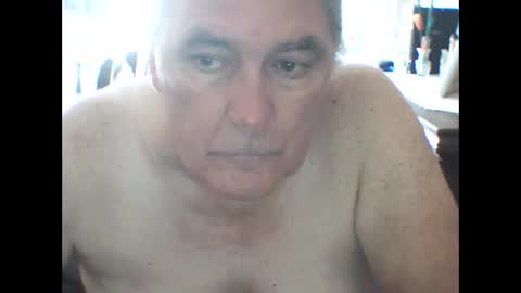 Snapshot of edje59a chatting on September 19, 7:23 am Eddy online show from September 19, 7:23 am