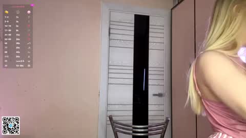 Eva  online show from May 27, 3:31 pm